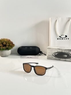 Oakley_22035_Brown